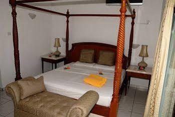 Edens Holiday Villas Port Glaud Екстер'єр фото